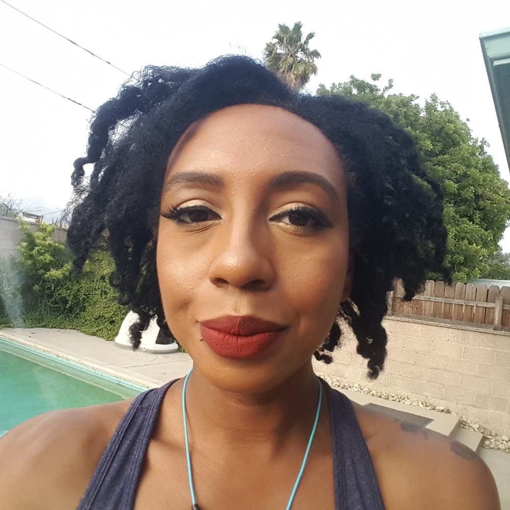 Meet your Posher, Larina